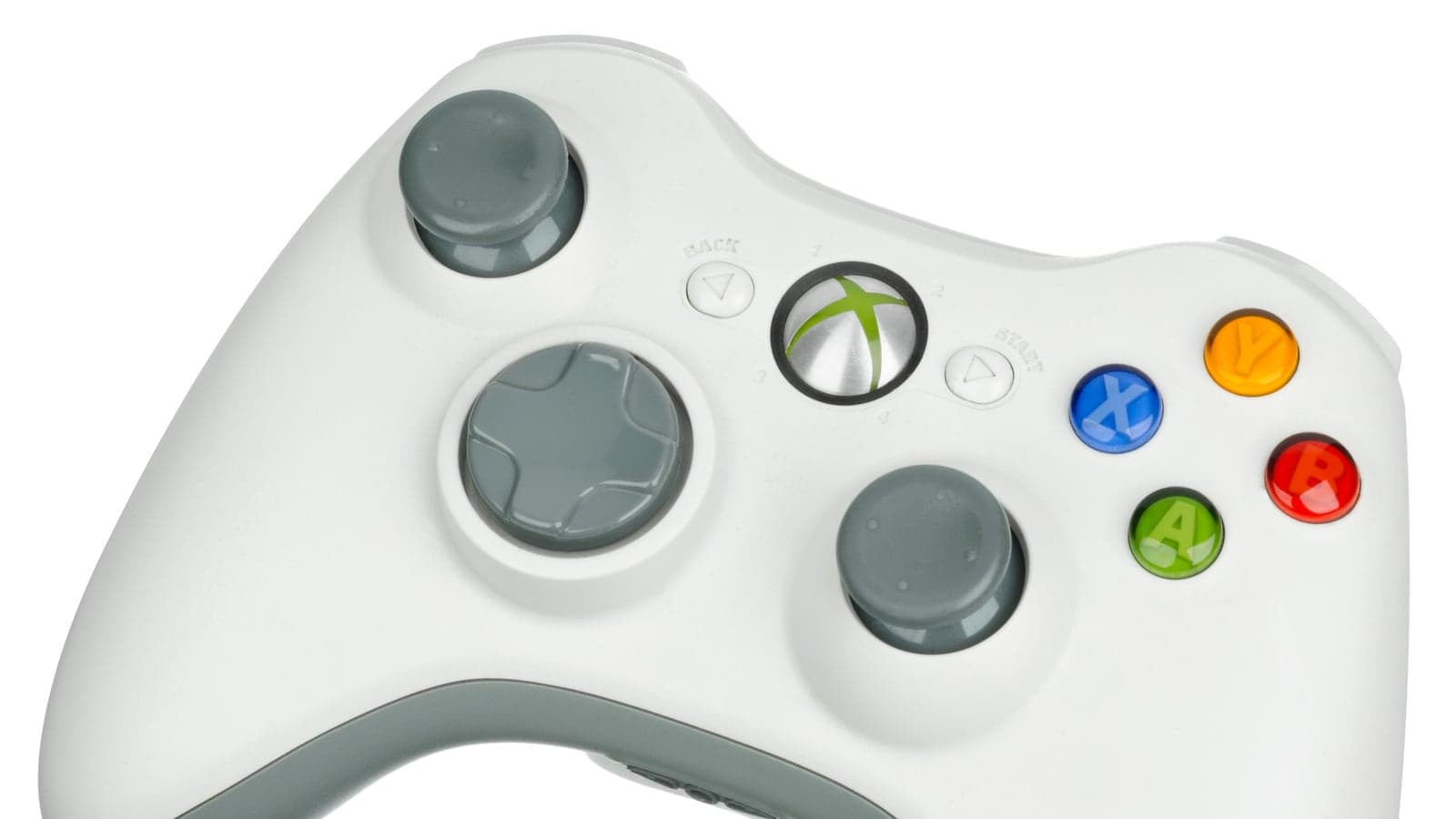 Белый беспроводной игровой контроллер Xbox 360 на белом фоне